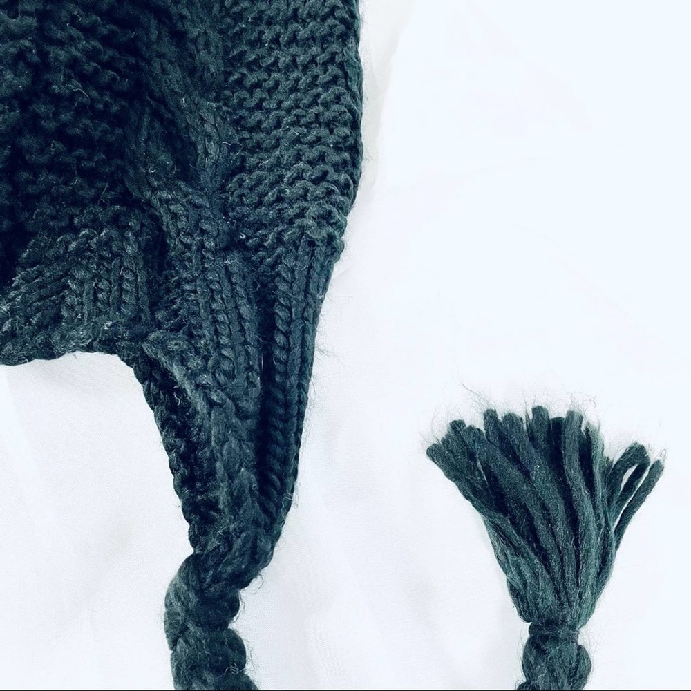 *SOLD* Knit Pom Pom Hat - Picture 4 of 6
